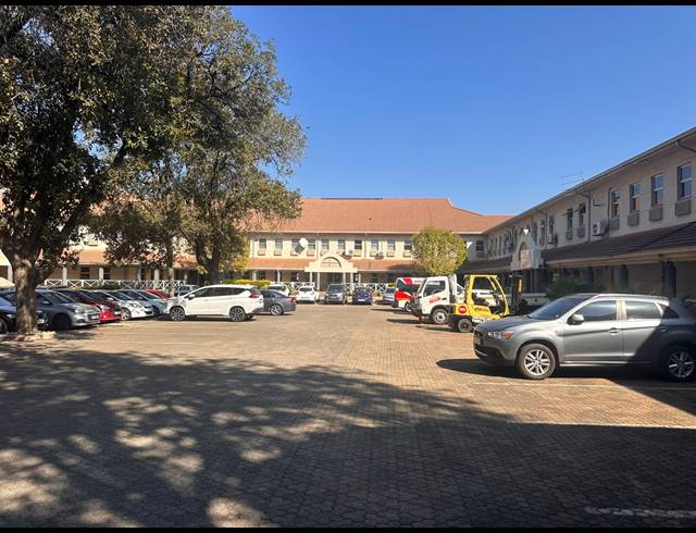 5,000M² BUSINESS CENTRE FOR SALE IN KEMPTON PARK CENTRAL